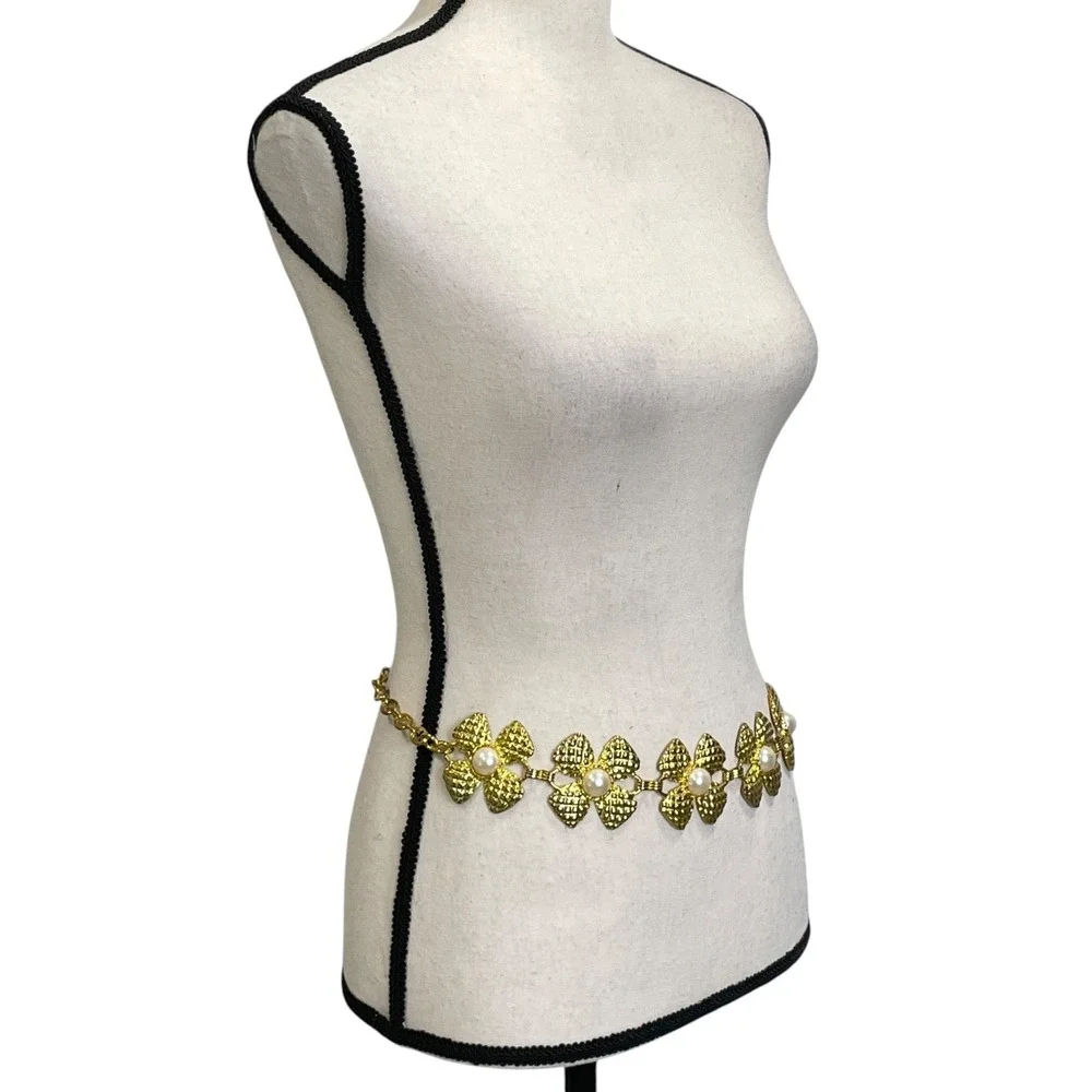 80s Gold Tone Quilted Flower Faux Pearl Chain Belt Tassel Charm 38